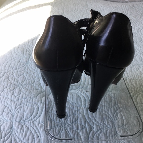 Black heels - Picture 3 of 4